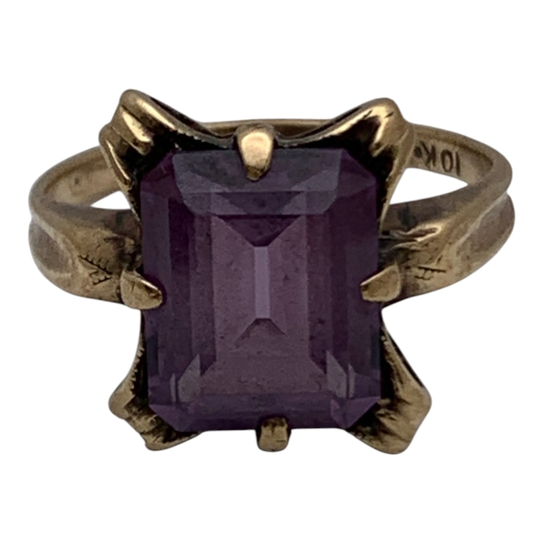 Victorian 10k Yellow Gold & Purple Amethyst Ring: Victorian 10k Yellow Gold Ring Featuring A Rectangular Cut Purple Amethyst Gemstone Marked: 10k - Size 5 - 2.1 DwtGemstones Tested With Presidium Gem Tester Il - Berners Does Not Guarantee Authenticit