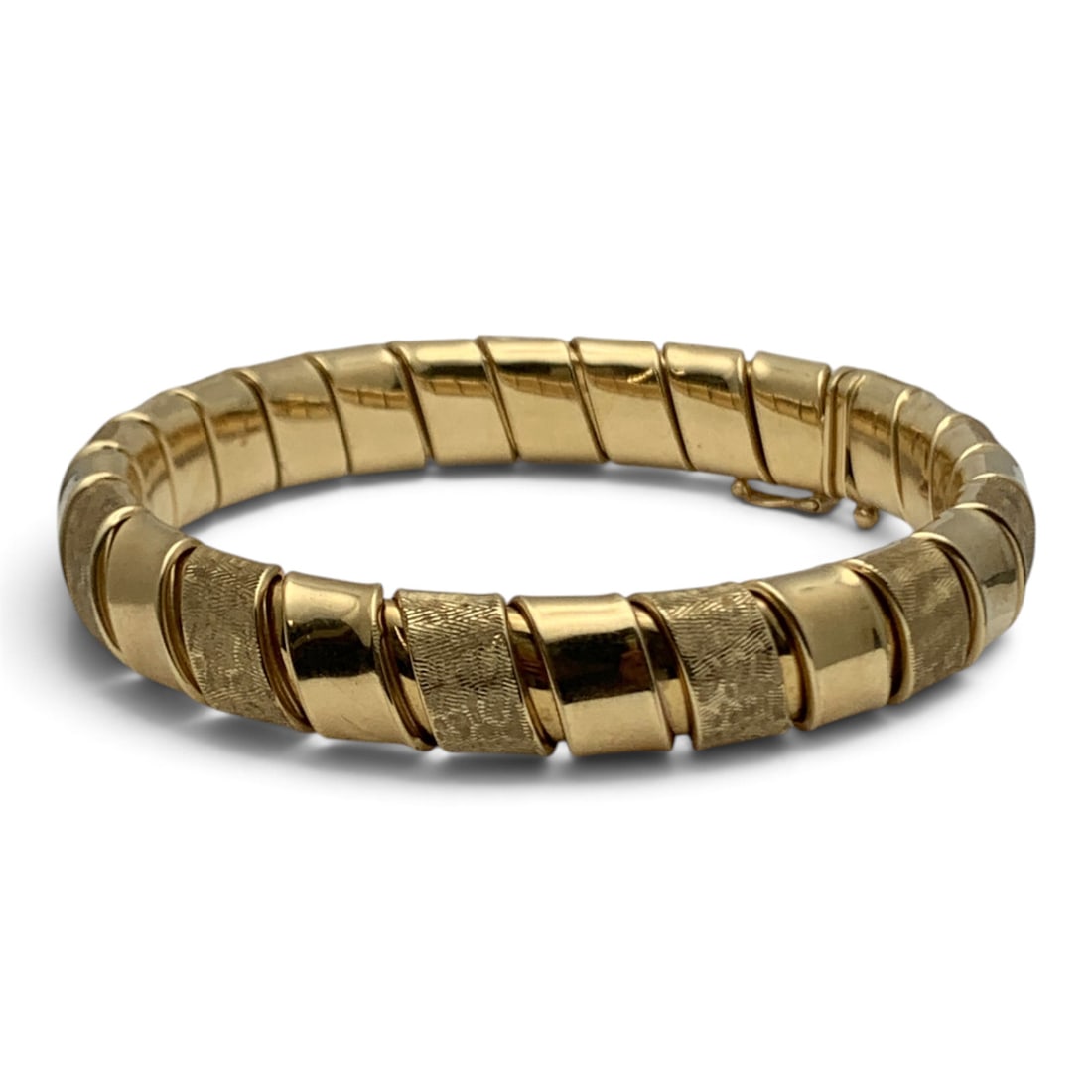 14k Yellow Gold Italian Bracelet: 14k Yellow Gold Italian Bracelet Marked: 14k - 8 3/4" Long - 14.6 Dwt