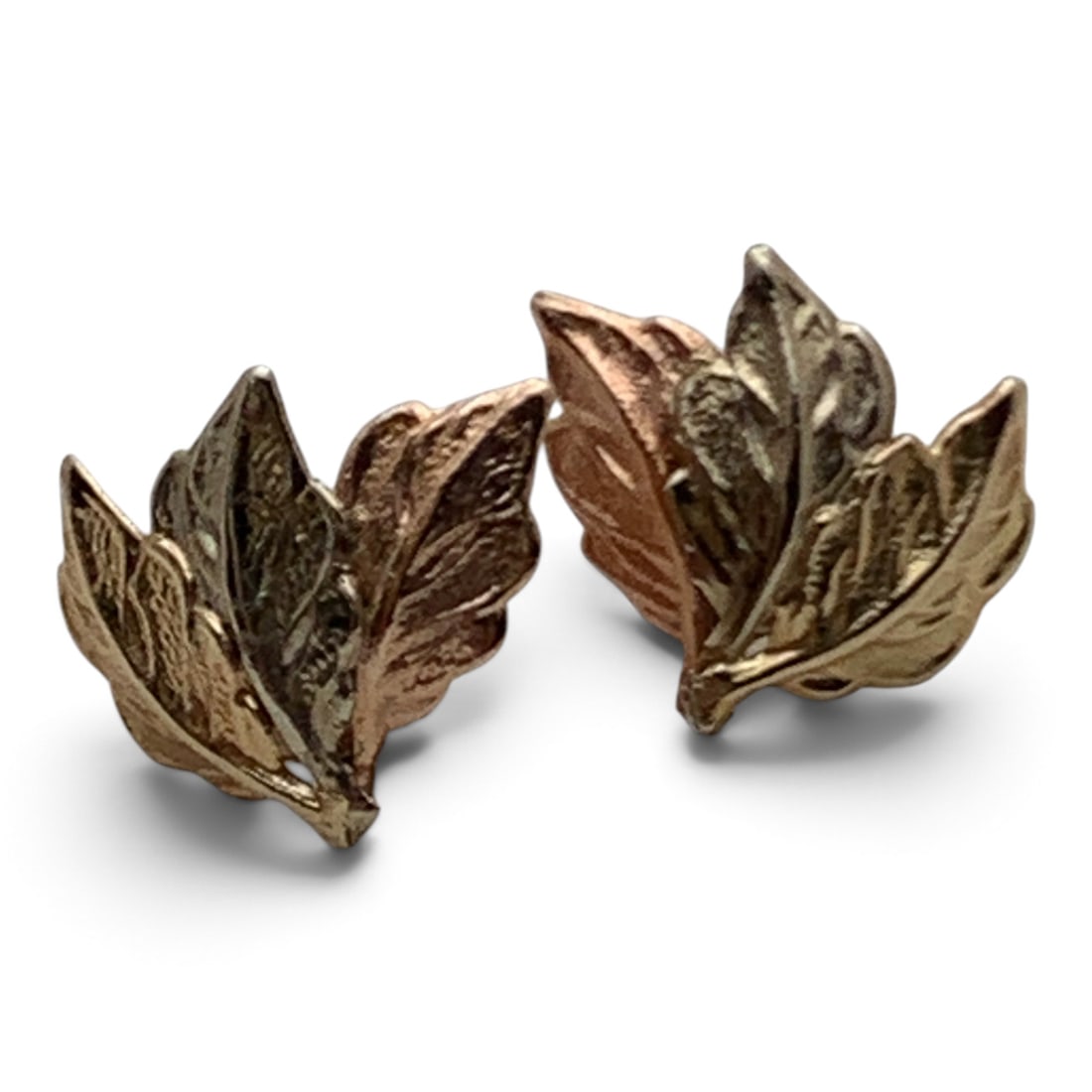 Pair Of 14k Tri Color Gold Leaf Earrings: Pair Of 14k Yellow, White, & Rose Gold Earrings Featuring A 3 Leaf Design Marked: 14k - 1/2" Diameter - 0.3 Dwt