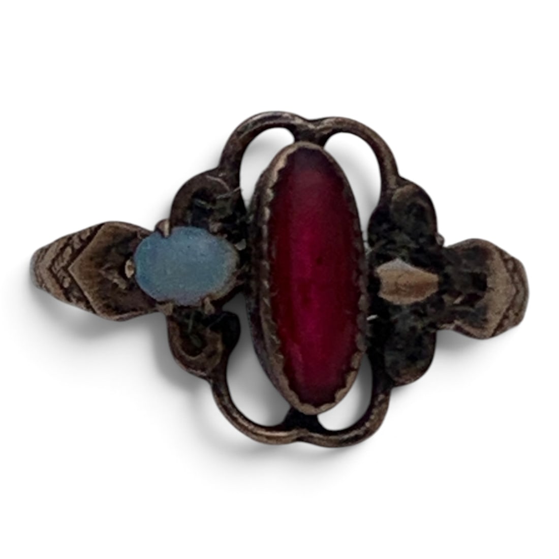 Vintage 10k Rose Gold Ring: Vintage 10k Rose Gold Ring Featuring A Center Set Red Stone And One Moonstone Tests 10k - Size 7 - 0.9 Dwt(missing One Moonstone)