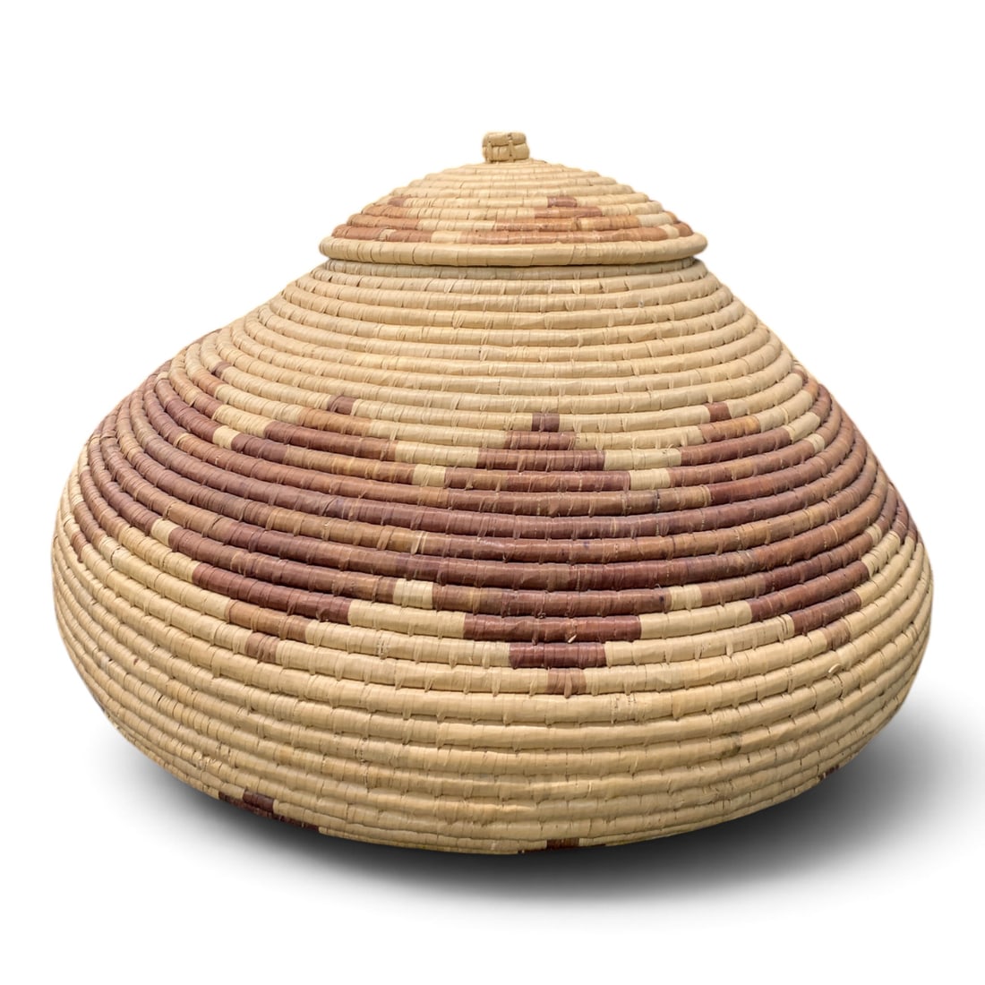 Vintage Coiled Grass Lidded Storage Basket: Vintage Coiled Grass Lidded Storage Basket 18" Diameter