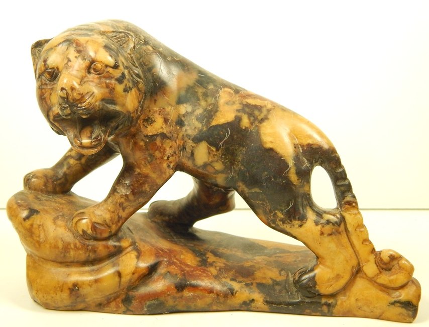 CHINESE SOAPSTONE TIGER: 9x14cm