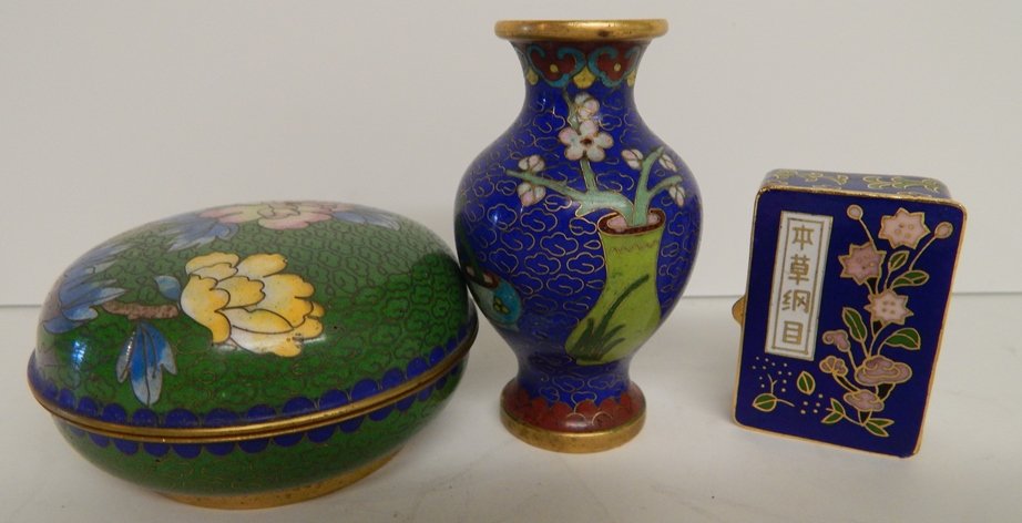 CLOISSONE LOT: LIDDED JAR-4 X 8 CM VASE- 8 X 5 CM PILL BOX- 5 X 3 CM