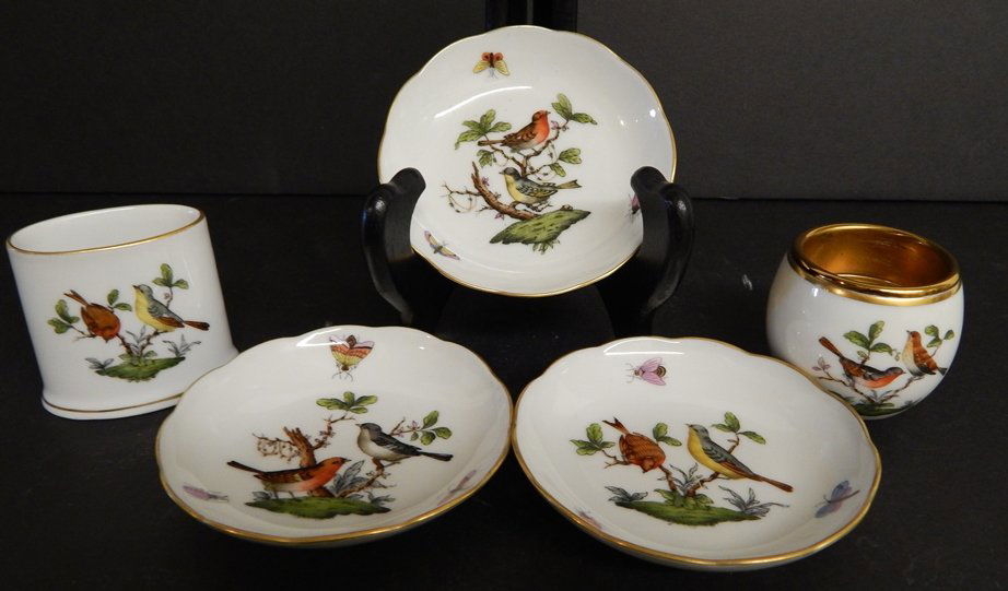 (5)HANDPAINTED HEREND HUNGARY "ROTHSCHILD" LOT: 3-PLATES 1X9 cm 1- TOOTHPICK HOLDER 5X3 cm 1- BON BON 4X5 cm Many connoisseurs consider this pattern, first created in 1860 for the Rothschild family of Europe, to be the epitome of hand painting on p