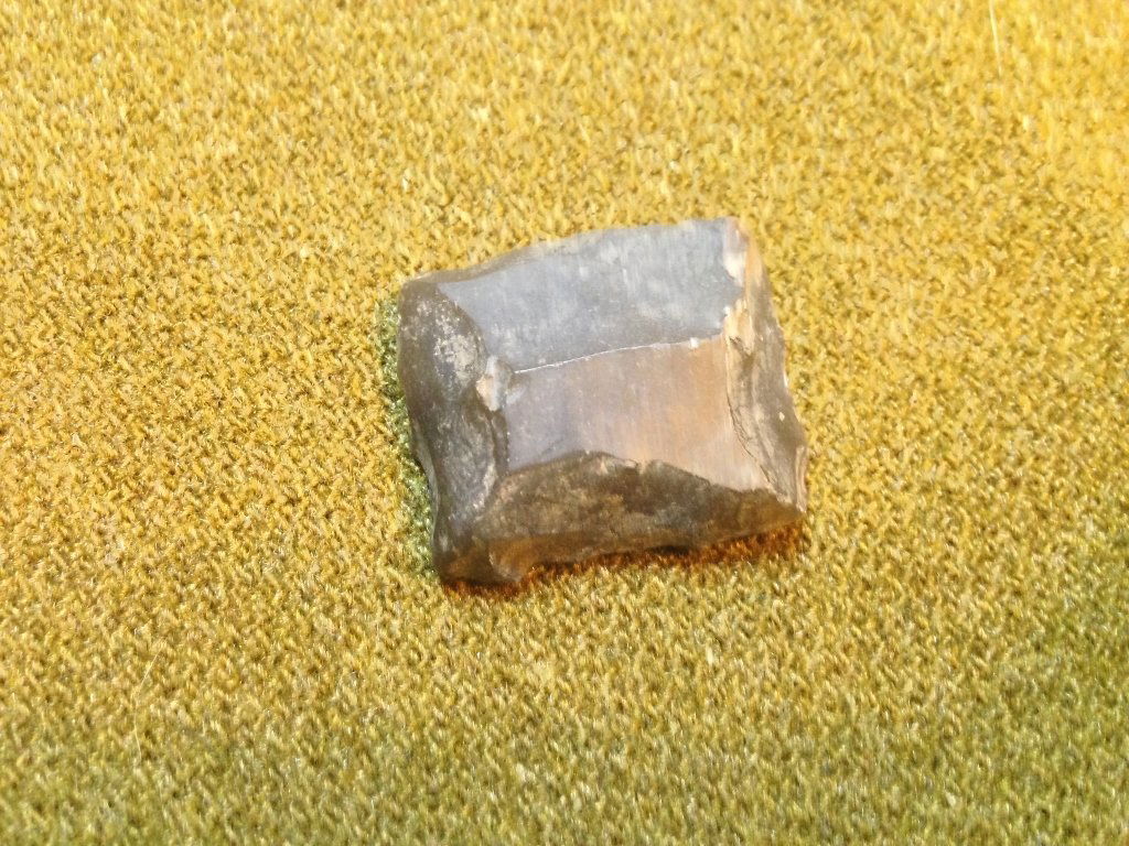 Original 200 year old Flint from flint lock rifle: Flint used by 200+ year old designed Flint Lock rifle, which were widely used before the introduction of caps and charges during the Civil War. Excellent piece of antique firearm history.