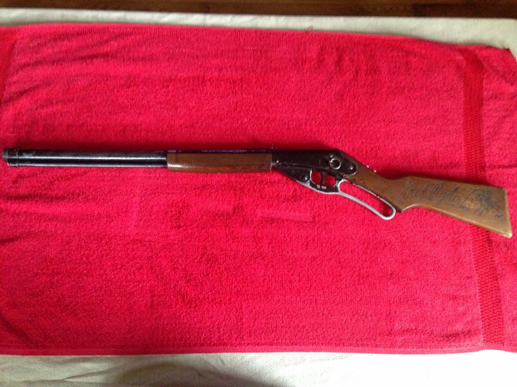 Original Daisy Red Ryder BB Gun Works WW2 Rare!: This is an original Model 111 Daisy Red Ryder BB Gun. Has seen some use but still fires a powerful shot. 20 Copper bb's included that load into the removable tube inside the barrel. Excellent etched d