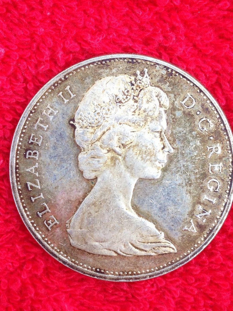 1965 Small Bead rare Canadian Silver Dollar Coin (1 of 2)