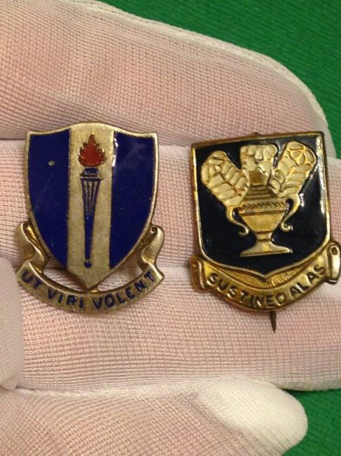 WW2 lot of 2 Sterling Army Air Corps Training Pins (1 of 2)