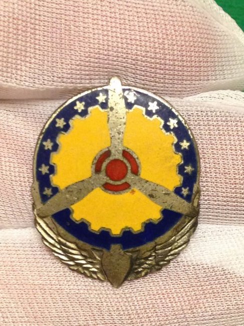 WW2 Army Air Corps Service Command Sterling Silver Pin: World War 2 Army Air Corps Service Command Pin. Clutch Back, Sterling Silver, Missing 1 post.