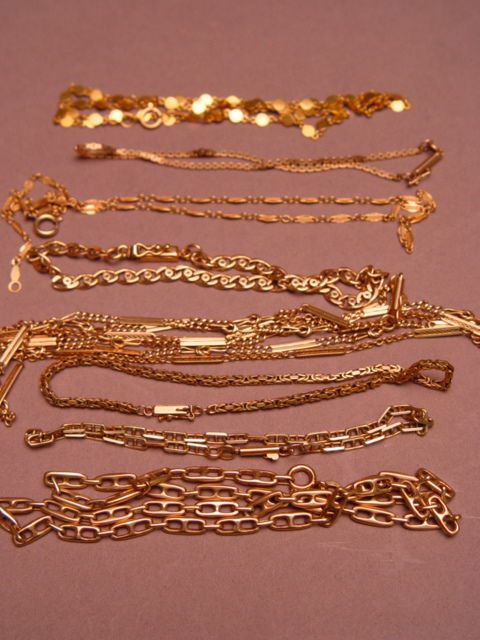 8 Assorted Gold Chains & Bracelets: Group of Assorted Gold Chains & Bracelets,total approximate weight: 60.37 grams.
