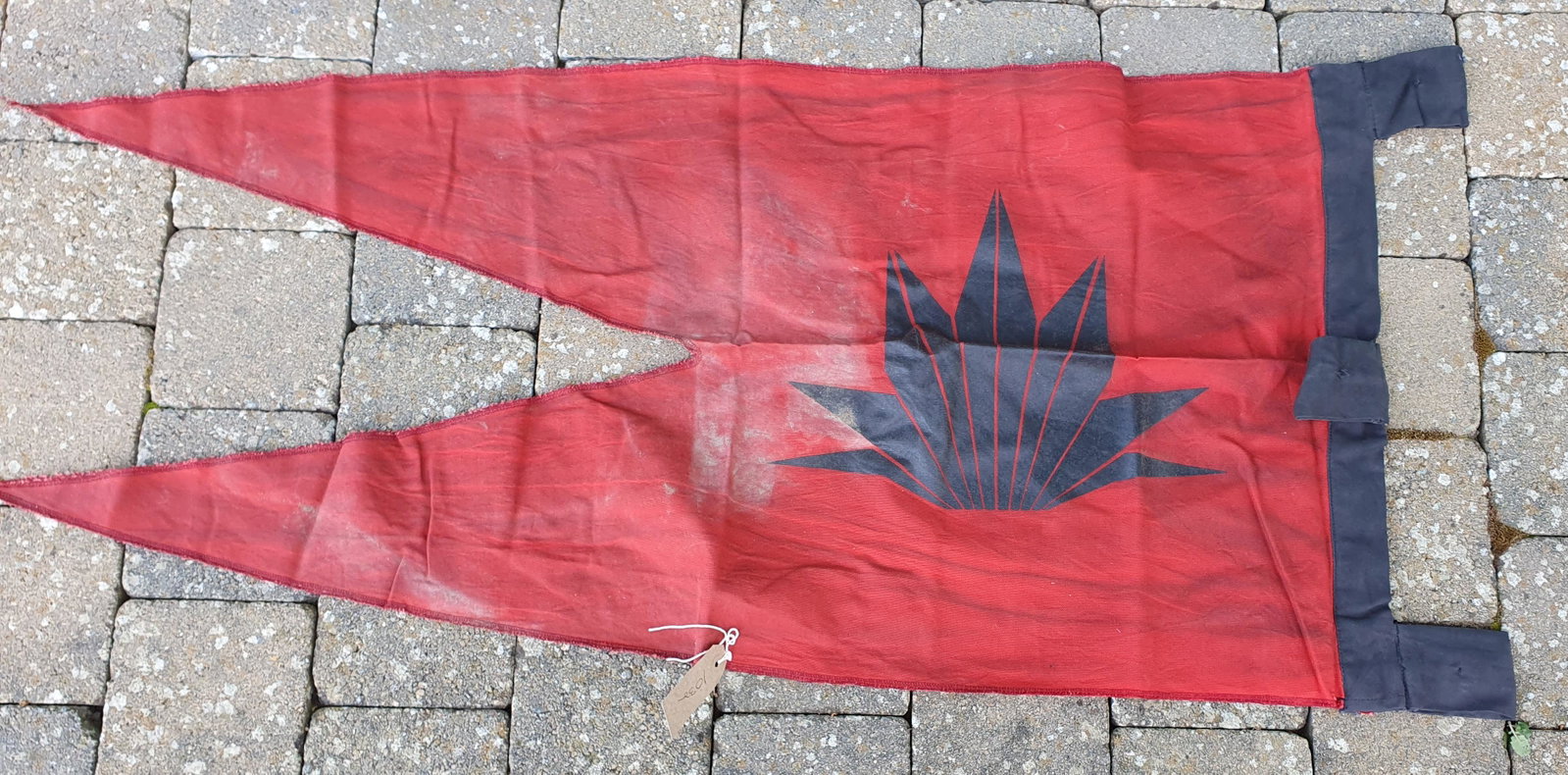 A set of five Badlands Flags.(5)(3/4): A set of five Badlands Flags.(5)(3/4)