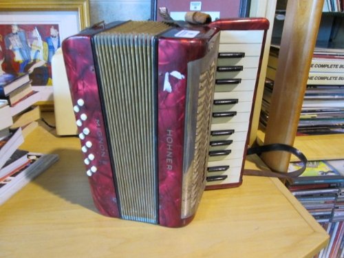 A Child's Hohner Mignon II Accordion. : A Child's Hohner Mignon II Accordion.