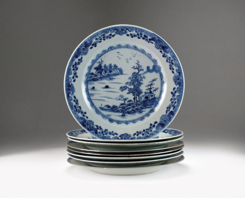 Eight Chinese blue and white dinner plates, Qianlong, (1 of 1)