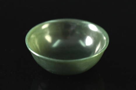 Green Jade Carved with a Small Bowl: 碧玉雕小碗 Diameter: 75mm,Weight:61.7g