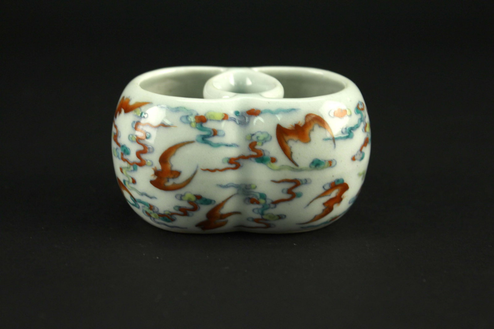 Dou-Cai Small Brushwasher Qing Qianlong Mark: 清代斗彩双钱洗 大清乾隆年制款 Height:4cm