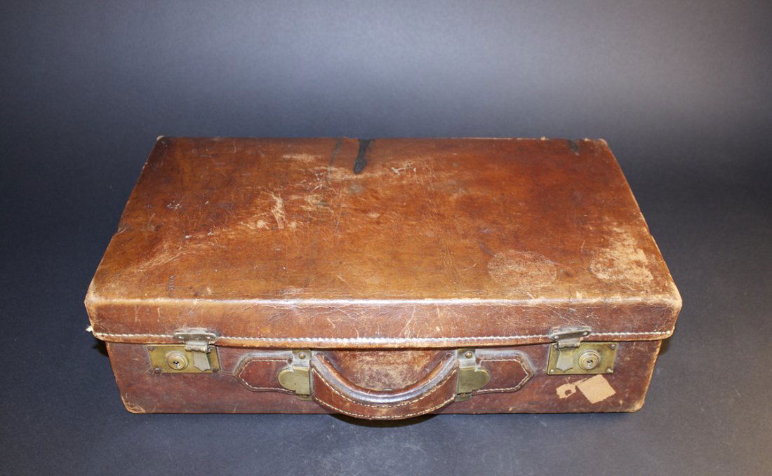 Small Leather Trunk: 小皮箱. Size:13x26x45cm