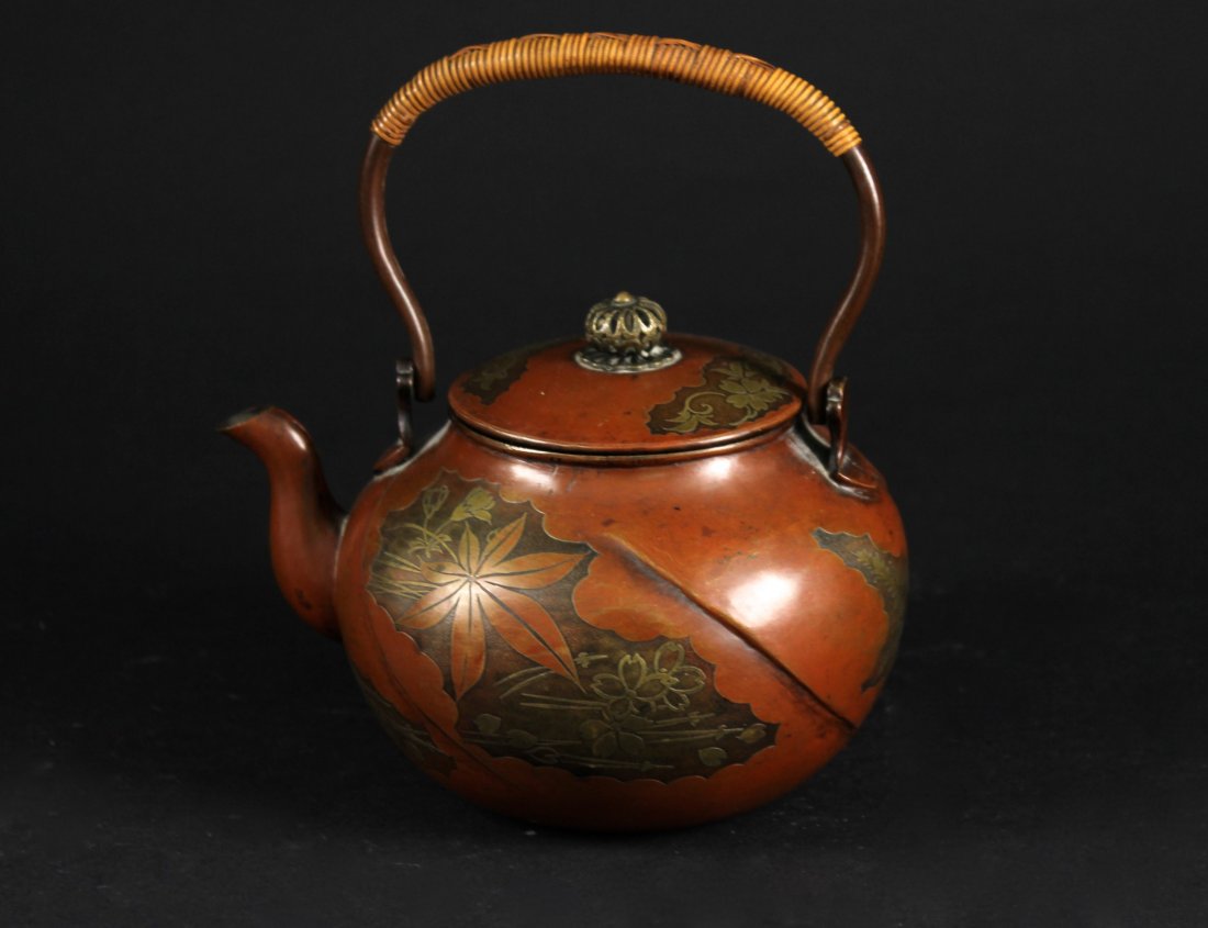 Japanese Copper Tea Pot: 日本剔花包藤老铜壶 Height:11cm