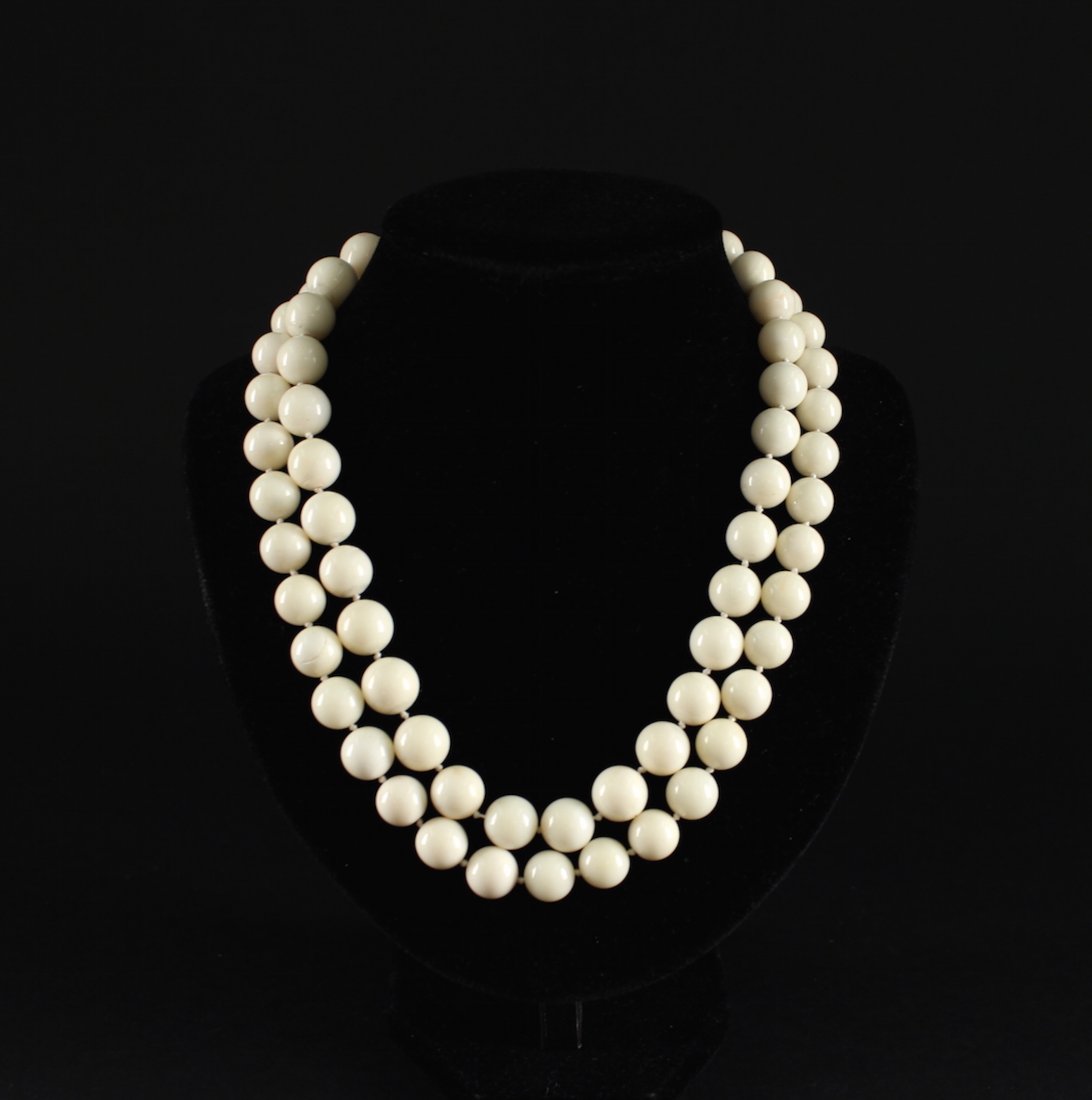 High Quality White Color Coral Necklace (1 of 5)