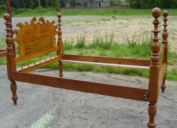 full size period cannonball bed