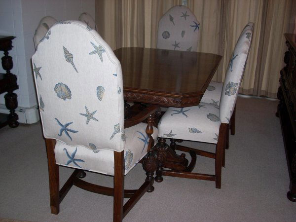 Walnut Elizabethan style dining room set: Elizabethan style Dining room set in walnut - table, 6 chairs, server, sideboard and court cupboard