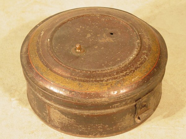 Tin spice holder