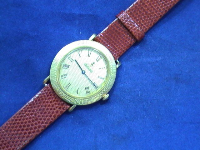 Art deco Corum Vintage mens watch 18k Yellow Gold: Art deco Corum Vintage mens watch 18k Yellow Gold Brand: Corum Model: Vintage/Jolias Reference #: 67690 Case: oval 18k yellow gold with cabochonSipphire crown Size: 38.1mm x 40mm (not including crown