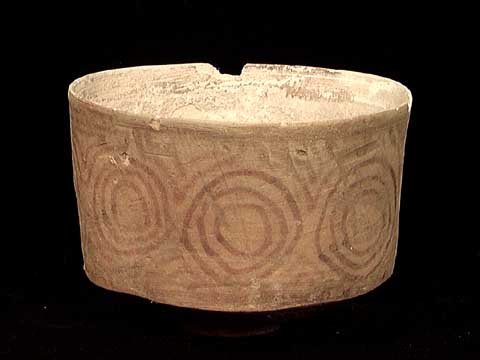 EARLY INDUS VALLEY POLYCHROME BOWL: AN EARLY INDUS VALLEY POLYCHROME BOWL. Mehrgarh Culture, c. 4000 BC. 3.5 inches. From a new very early culture recently unearthed along the Indus. Extremely rare! Provenance: An extensive 20th century