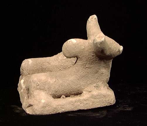 GROUP OF 2 INDUS VALLEY BULLS: GROUP OF TWO INDUS VALLEY TERRACOTTA BULLS, c. 2500-1500 BC. Humped bulls together on base, one head missing. 3.25 x 4 inches. Provenance: An extensive 20th century New Jersey collection assembled ove