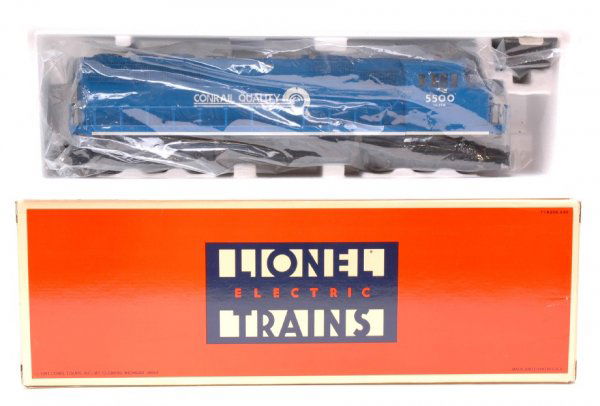 Lionel Conrail SD 60M Diesel Boxed: Lionel Conrail SD60M Diesel "5500" in OB, C8.