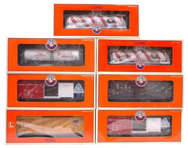 Lionel 17254 17285 two 17287 17925 two 17946 MIB: Lionel 17254 Union Pacific modern boxcar, 17285 CSX Big Blue, two 17287 Bangor and Aroostook , 17925 Beefmaster unibody tank car, and two 17946 Candy Cane unibody tank in OBs, C10.