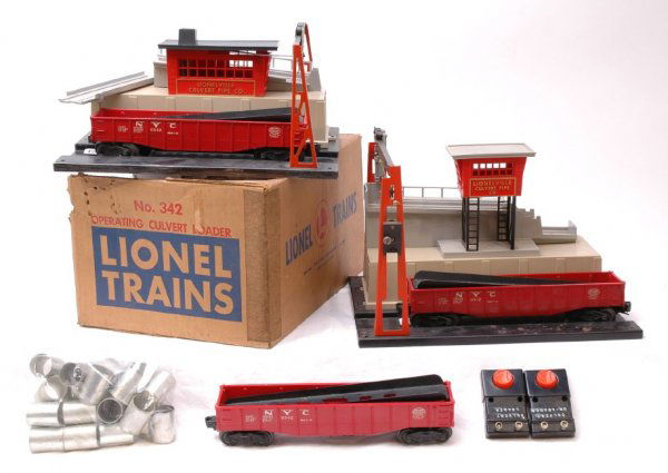 Lionel 345 Culvert Unloader 342 Loader 6342 NYC: Lionel postwar operating 342 Culvert Loader and 345 Culvert Unloader with three 6342 NYC gondolas, 21 culvert pipe sections, 345-10 connecting bridge, and two 90 controllers. The 342 has a damaged OB,