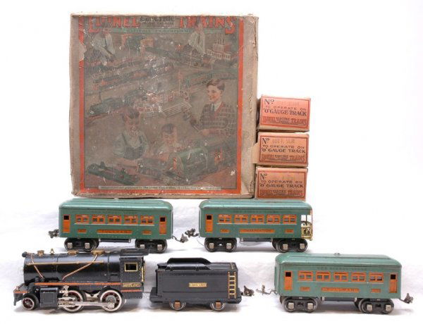 Lionel 258 Steam with 257T 607 607 608 Pass Boxed: Lionel prewar O gauge 258 steam with 257T tender,C6; two peacock 607 Pullman cars and 608 observation, C5. There are three worn OBs and a very worn set box numbered 236.