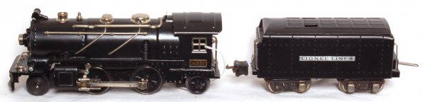 Lionel prewar 262E steam and tender: Lionel prewar 262E steam loco with tender. Both are nicely restored to look C7. Non whistle tender.