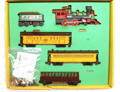 Lionel No. 1800 General Frontier Pack in OB: Lionel No. 1800 train set, the General Frontier Pack in original box, should clean to C7 area. Box is C7-8. Original instructions and six horses are present and included.