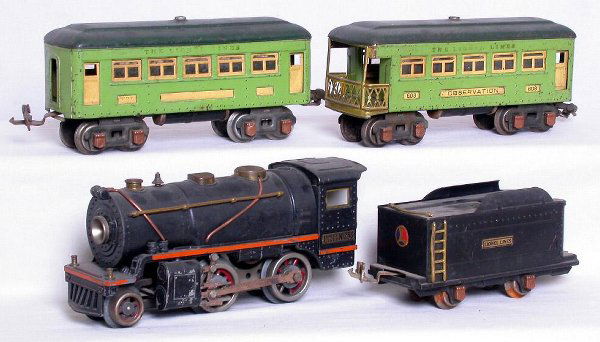 Lionel prewar 258, tender, apple green 607 608: Lionel prewar O 258 loco and tender, apple green 607 608 cars, dirty but original C2-3.