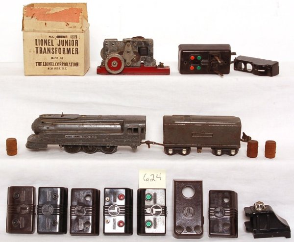 Mixed lot of Lionel prewar items, 1668E, controls