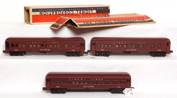 Three Lionel 2625 Irvington passenger cars, OB: Three Lionel 2625 Irvington passenger cars, a couple of minor touchups, C6-7. Two 2625 boxes that are worn.