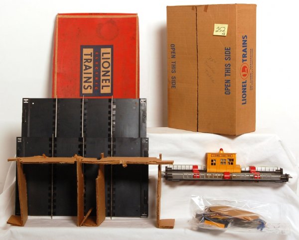 Lionel No. 350 transfer table and 350-50 extens. - 2