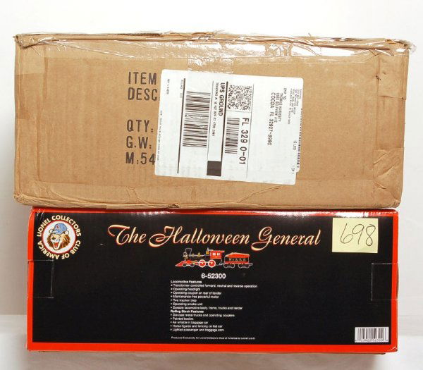 Lionel 52300 Halloween General set in OB: Lionel 52300 LCCA 2004 Halloween Western and Atlantic General set in original box, loco is test run, cars are unrun, train looks C9-10. Set box has a few minor dings in corners/edges.