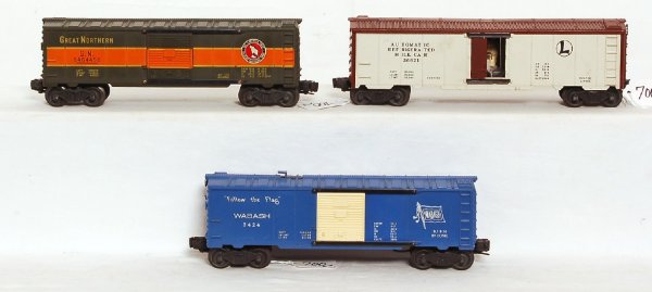 Lionel 3662 reefer, 6464-450 and 3424 boxcars