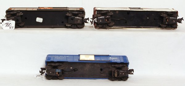 Lionel 3662 reefer, 6464-450 and 3424 boxcars - 3