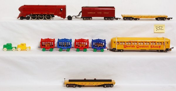 American Flyer 353, two 643, 649, four wagons