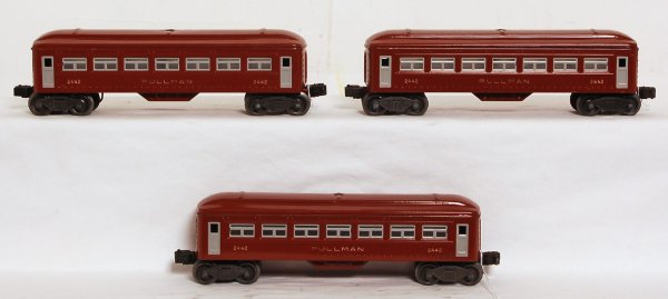 Three Lionel postwar 2442 Pullman passenger cars - 2