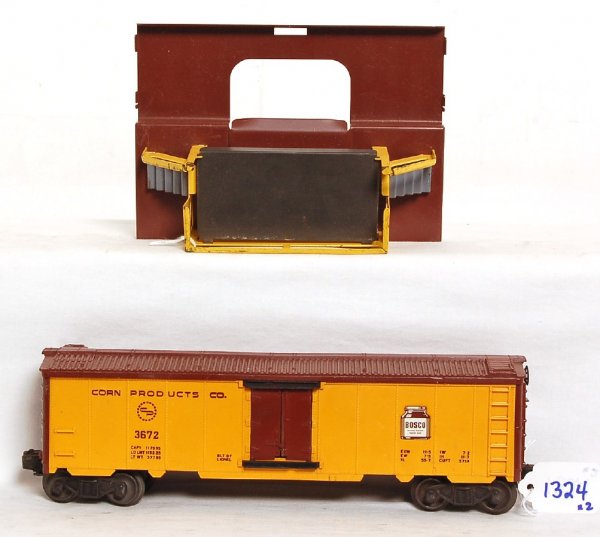 Lionel 3672 Bosco milk car w/platform - 2