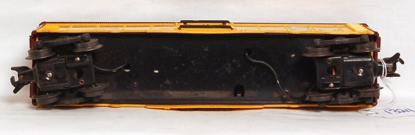 Lionel 3672 Bosco milk car w/platform - 3