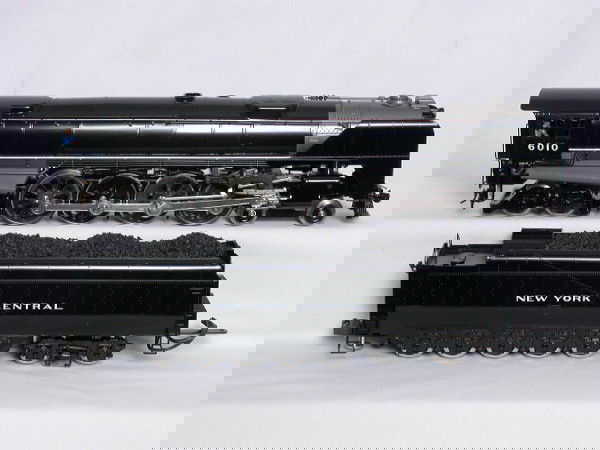 Williams 5602 3-rail NYC Niagara 4-8-4: Williams 5602 3-rail New York Central 'Niagara' 4-8-4 and tender, designed for O72 track, C10, OB has mild wear.