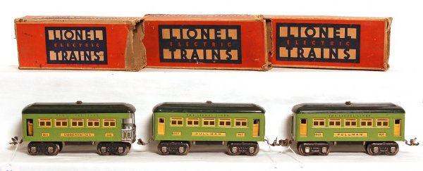 Two Lionel 607 Pullmans and 608 observation - 2