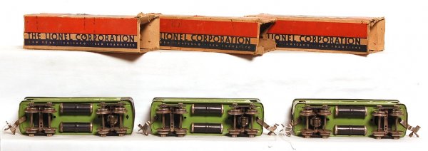 Two Lionel 607 Pullmans and 608 observation - 3