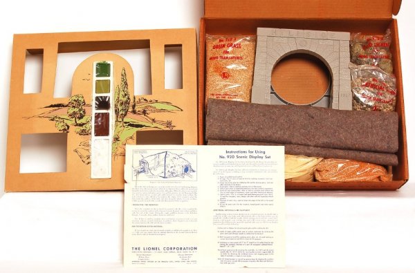Mint Lionel 920 scenic set, OB - 2