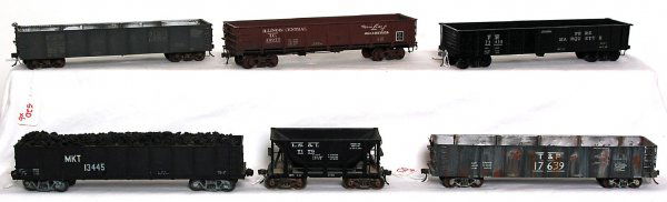 Six brass O scale 2 rail freight cars: Six brass O scale 2 rail freight cars, C6-7.